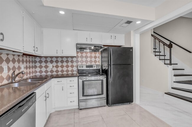 Building Photo - 14715 Barryknoll Ln