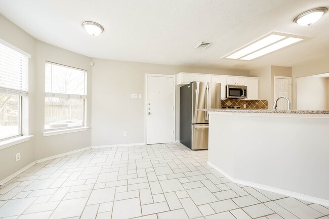 Building Photo - 1723 Milholland Dr