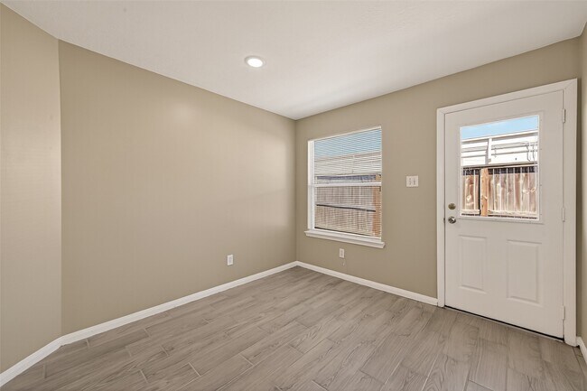 Building Photo - 17250 Cricketbriar Ct