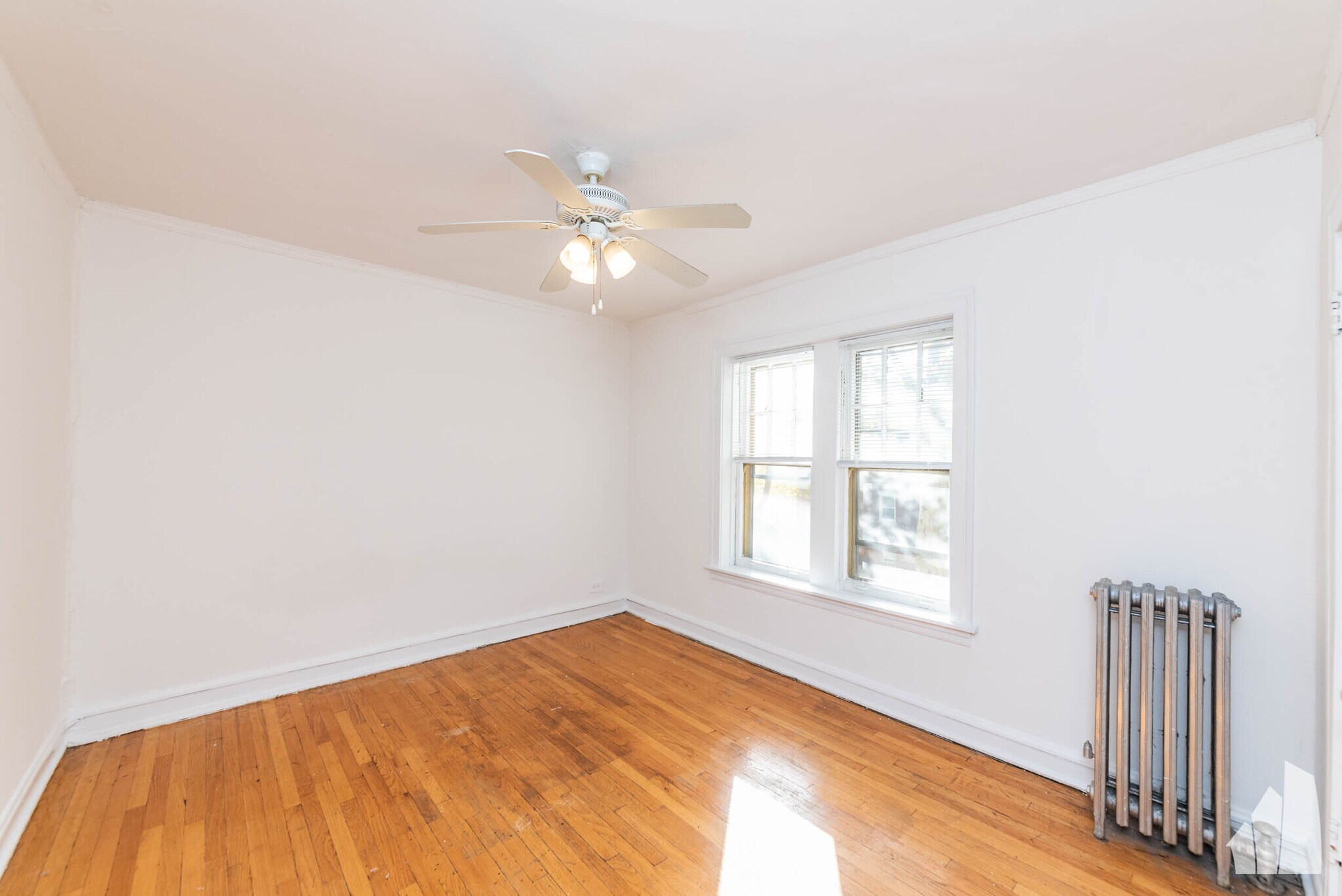 Building Photo - 2654 W Ardmore Ave