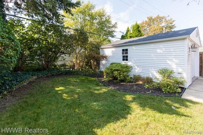 Building Photo - 1899 Hunt Club Dr