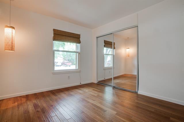 Building Photo - 2312 Versailles Dr