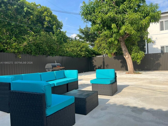 Building Photo - 943 79th Terrace