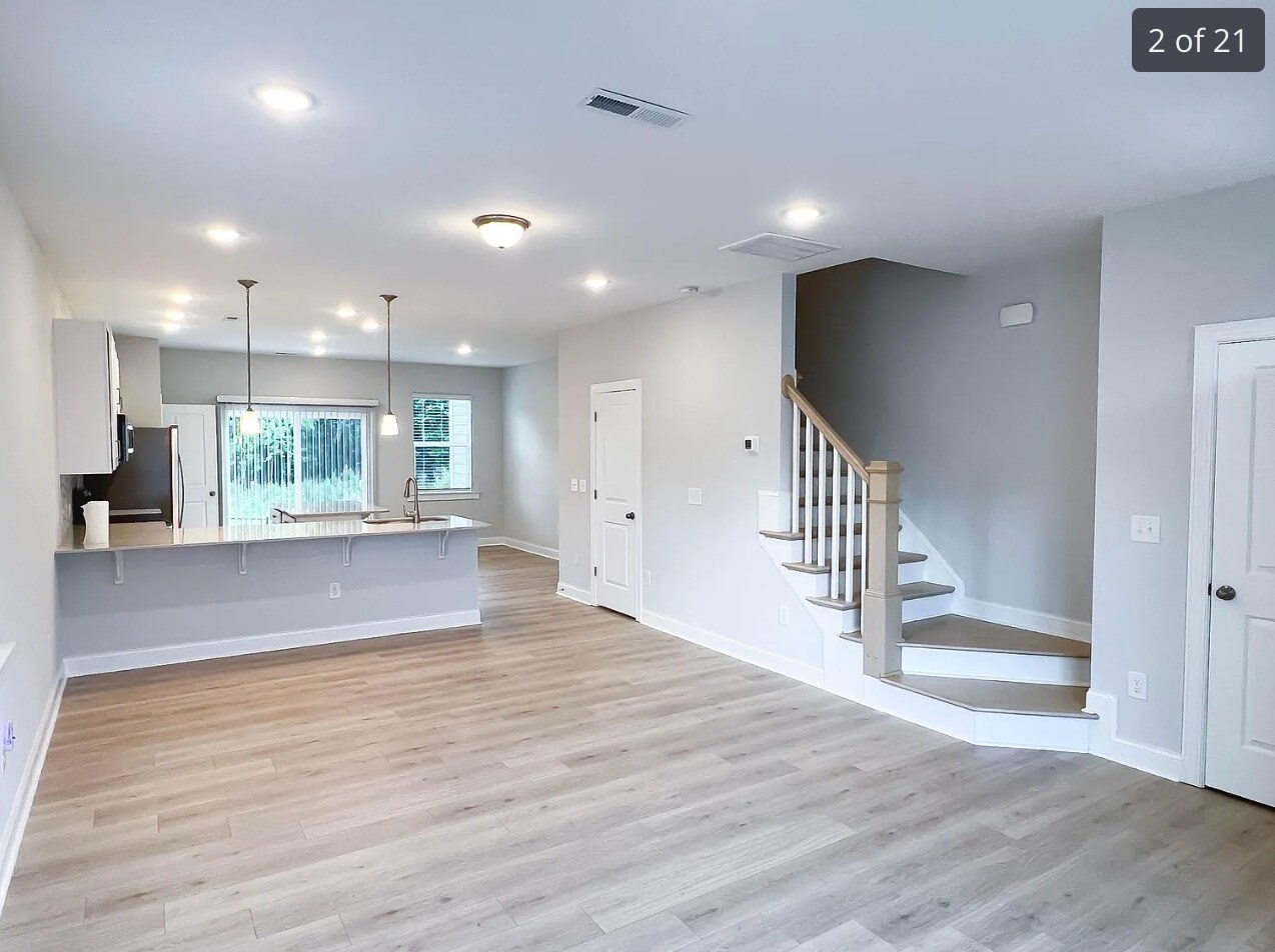 Building Photo - Room in Townhome on Old Grove Ln