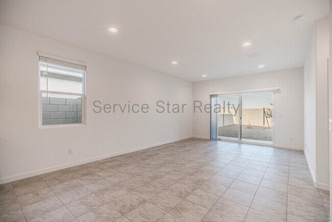 Building Photo - 5549 E Cinder Ln