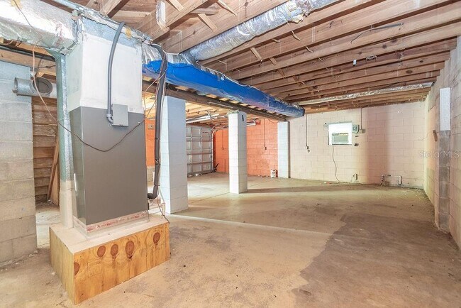 Building Photo - 1197 N Garfield Ave