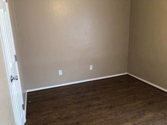 Building Photo - 3703CH