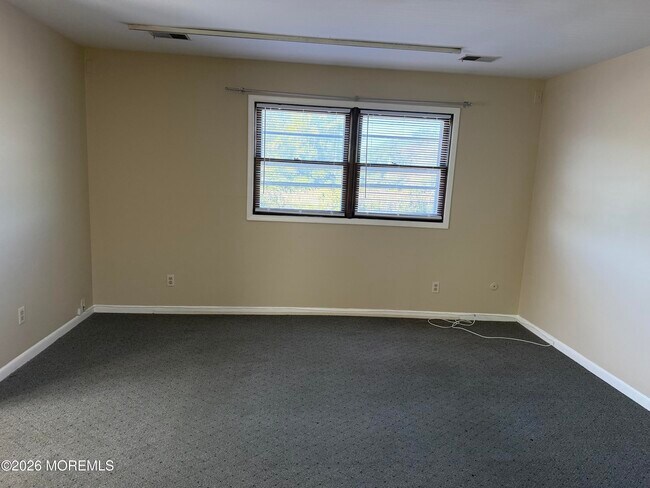 Building Photo - 567 Fischer Blvd