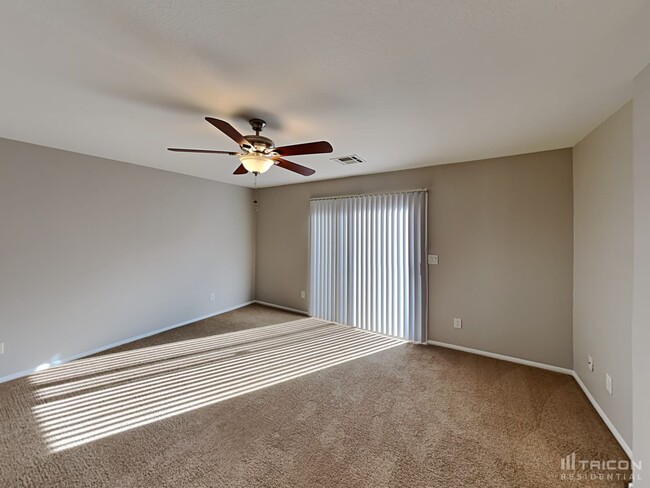 Building Photo - 2660 Sunrise Bluff Dr