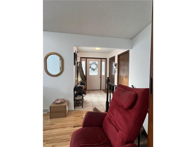 Building Photo - 520 Lake Summit Ct