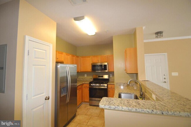 Building Photo - 5117 Travis Edward Way