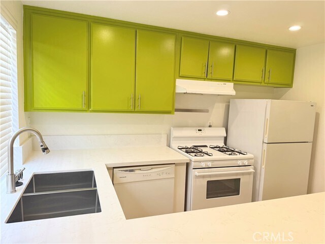 Building Photo - 511 S El Molino Ave