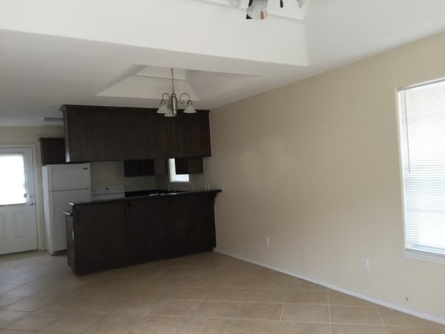 Building Photo - 2019 Lacywood