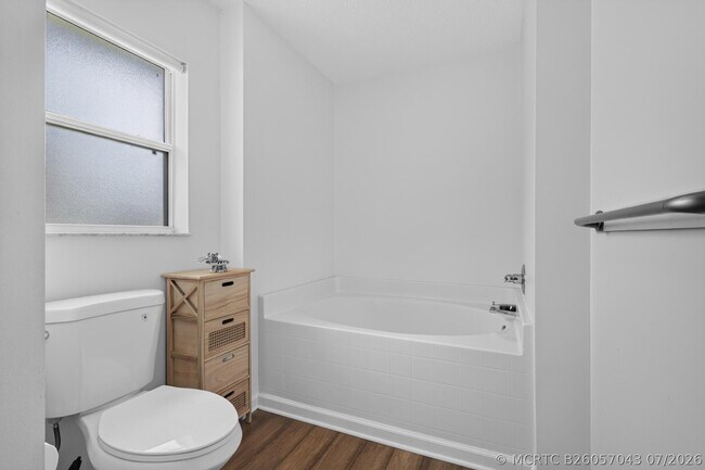 Building Photo - 5758 Benbow Ct