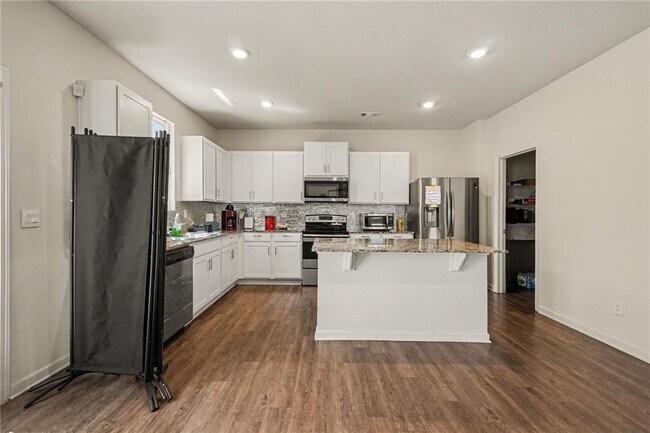 Building Photo - 477 Starbuck Parkway