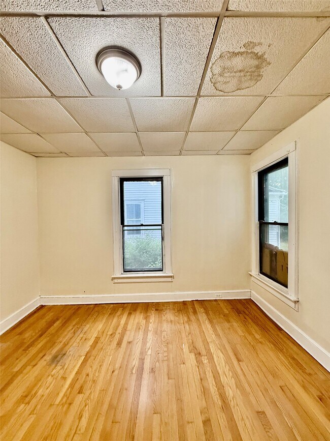 Building Photo - 9 Carhart Ave