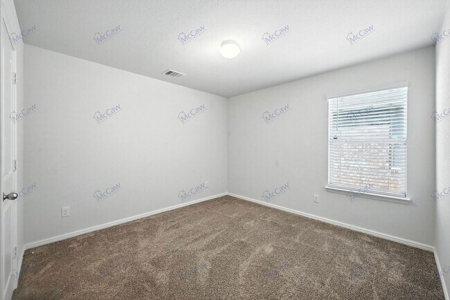 Building Photo - 3317 Winoak Dr