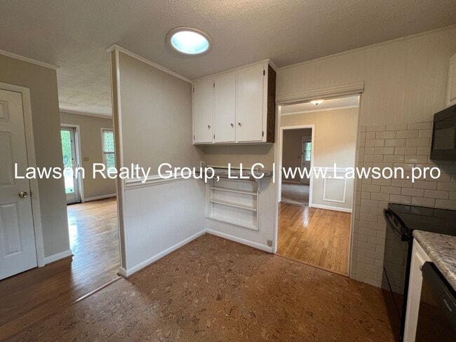 Building Photo - Nice, Three Bedroom Brick Ranch in City of...