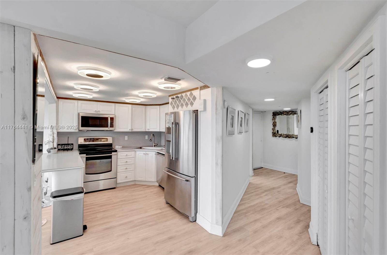 Building Photo - 2401 Collins Ave