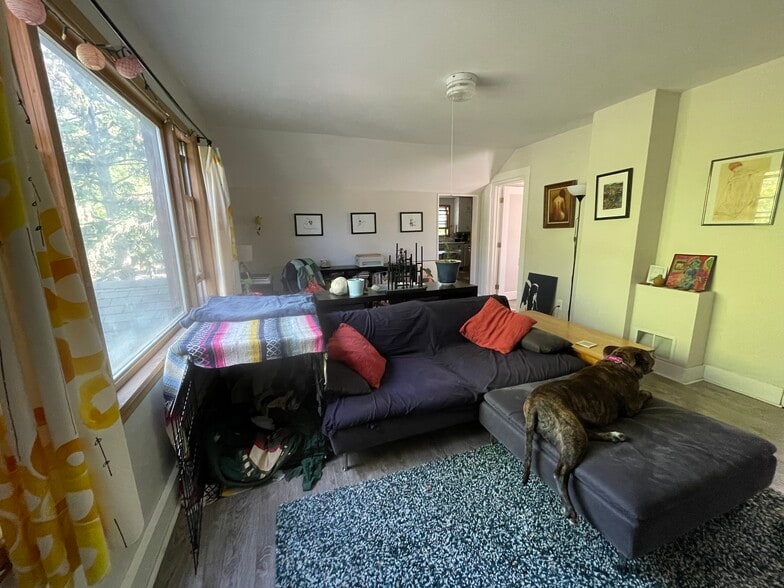 Living room - 1628 California St NE