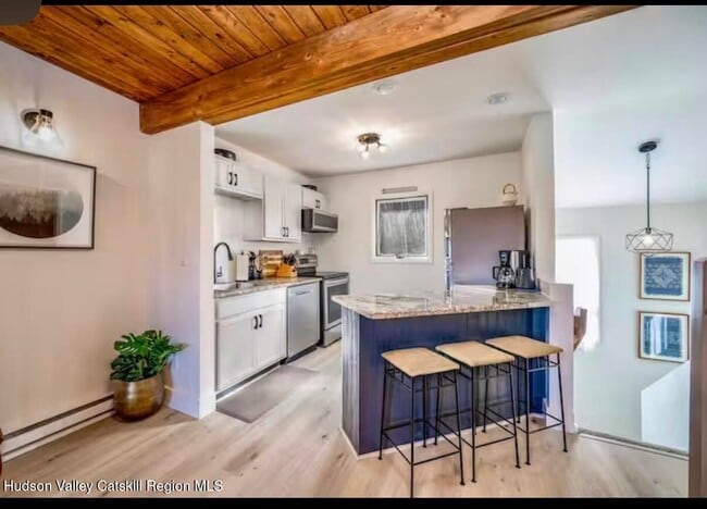 Building Photo - 72 Hunter Dr