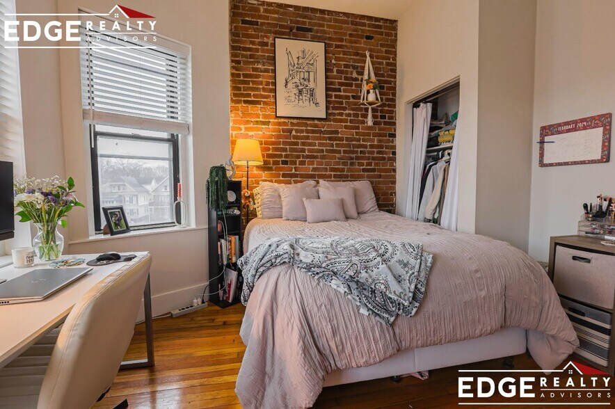 Building Photo - 11 Gorham St