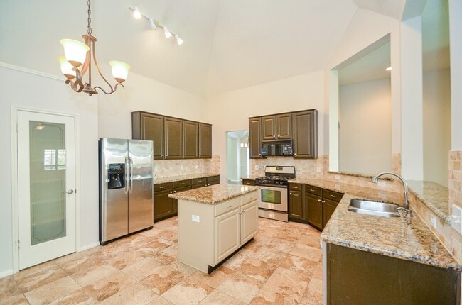 Building Photo - 2218 Millerton Ln