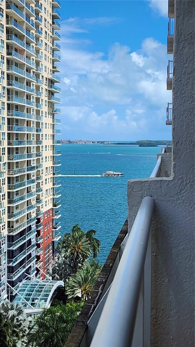 Building Photo - 1200 Brickell Bay Dr