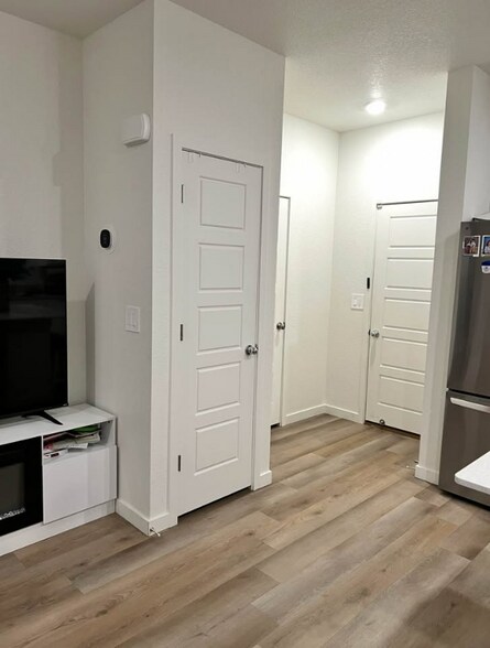 Building Photo - 3744 Katina Wy