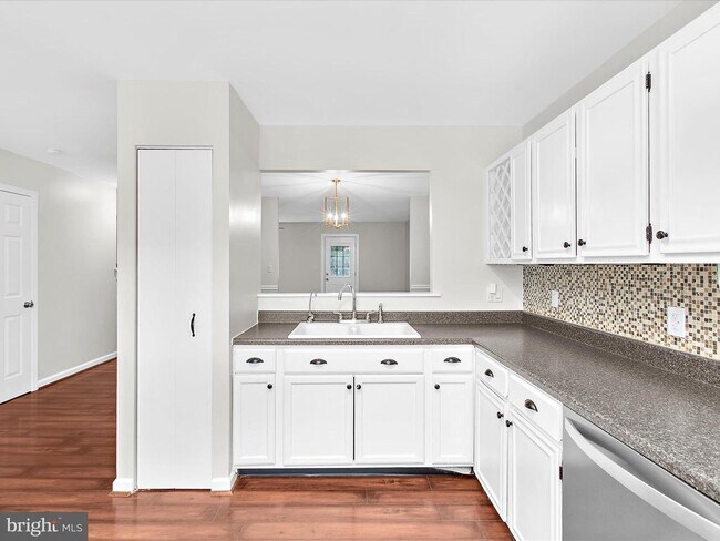 Building Photo - 2499 Vineyard Ln
