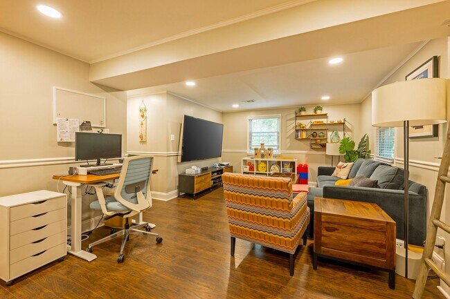 Building Photo - Magical Home with the Yard of Your Dreams!