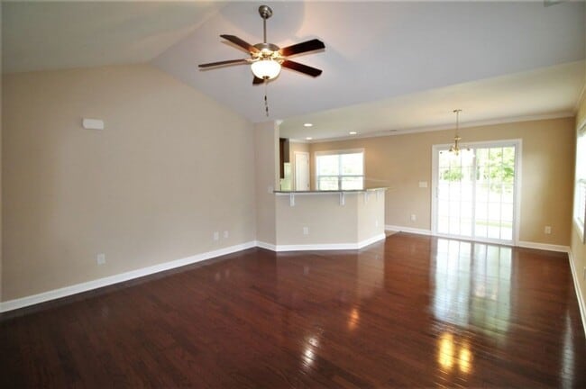 Building Photo - Great Home in Everett's Creek- 3Bed/2Bath with Fenced Yard