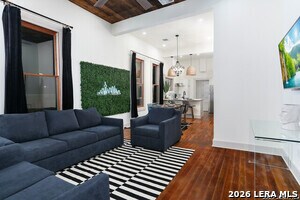 Building Photo - 325 Montana St