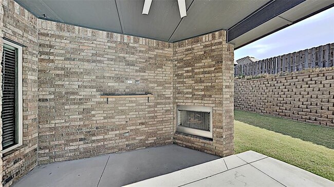 Building Photo - 5917 Grandby Rd