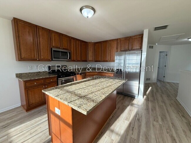 Building Photo - 1068 Turin Dr