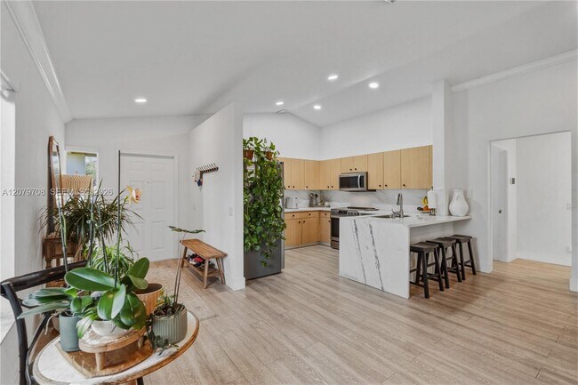 Building Photo - 1416 Canary Island Dr