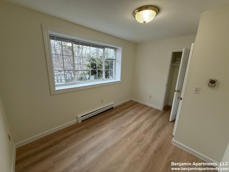 Building Photo - 18 Embassy Rd