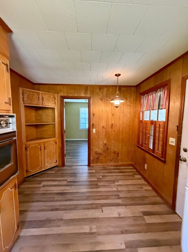 Building Photo - 2 Bed/1 Bath House