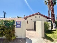 Building Photo - AVAILABLE NOW!! 2 Bedroom 1 Bathroom apartment in Palm Springs!