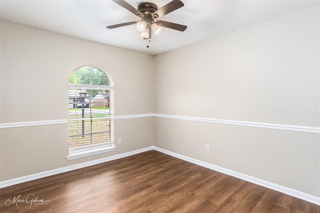 Building Photo - 11119 Woodmere Dr