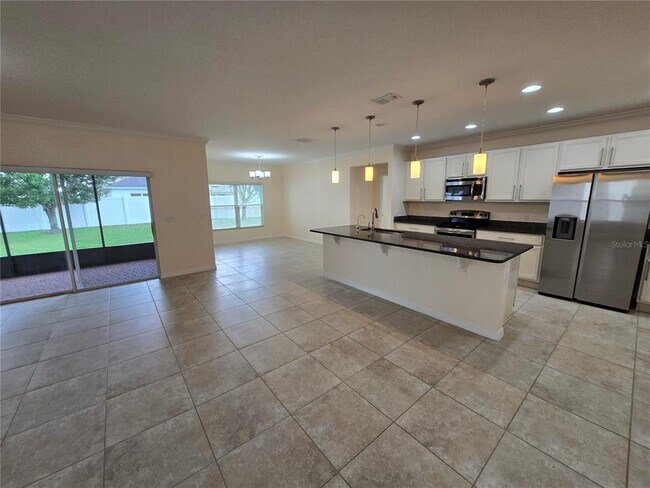 Building Photo - 2246 Waukegan Dr
