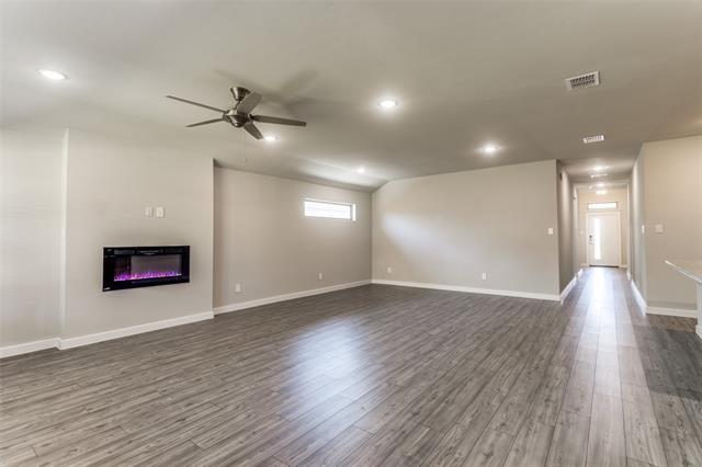 Building Photo - 2413 Spring Side Dr