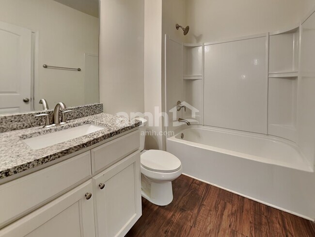 Building Photo - 1682 Weatherbrook Cir