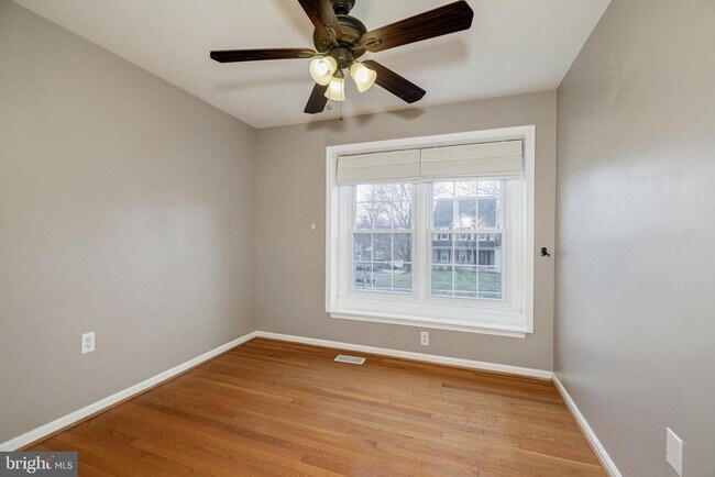 Building Photo - 7710 Green Garland Dr
