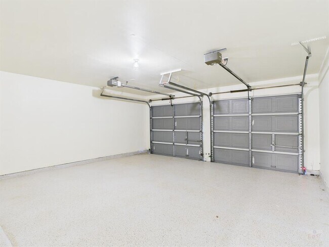 Building Photo - 136 Winter St