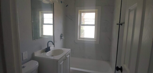 Building Photo - 4457 N 29th St