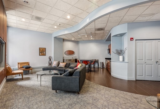 Building Photo - Stunning 1 bed condo in desirable Belltown and Lower Queen Anne! Available 3/7/26!