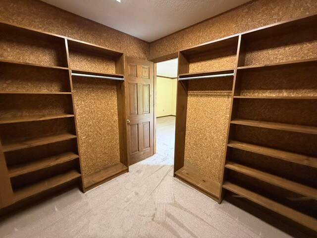 Building Photo - 590 Wedgwood Dr