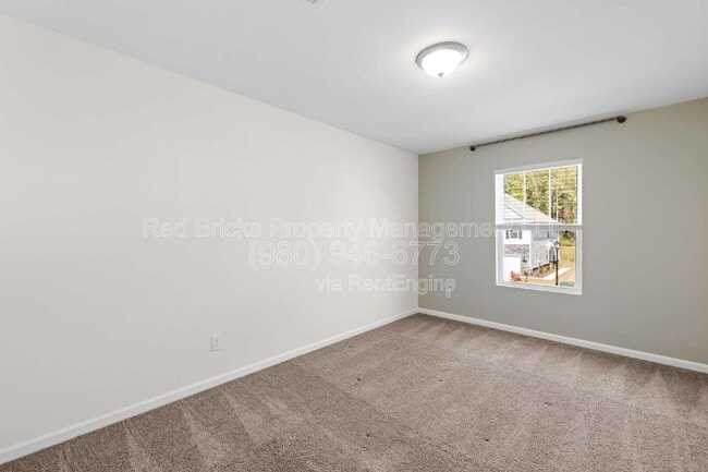 Building Photo - 229 Quinn Rd