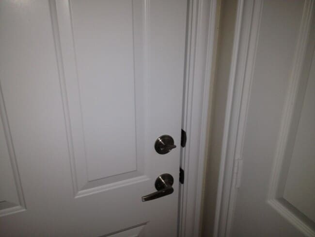 Building Photo - Beautiful Townhome Available for Pre-lease!